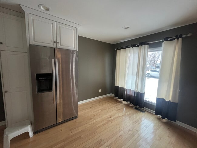 Photo - 229 S Dearborn Ave