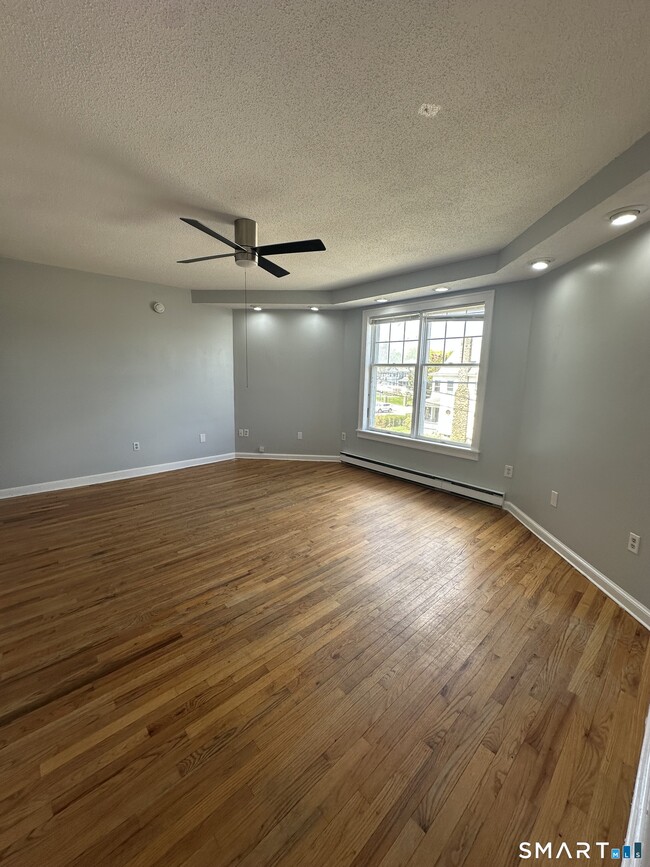 Building Photo - 196 Ocean Ave Unit 2