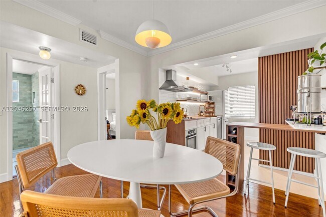 Building Photo - 915 8th St Unit 101