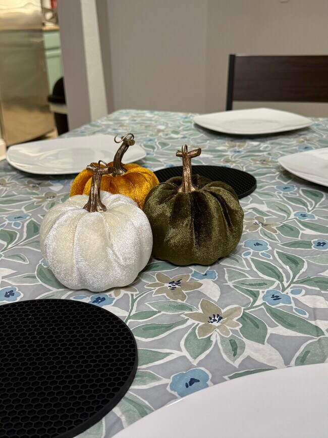 Dinning Table