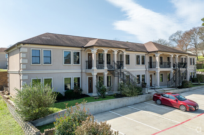 Building Photo - Presidential Shores Rental