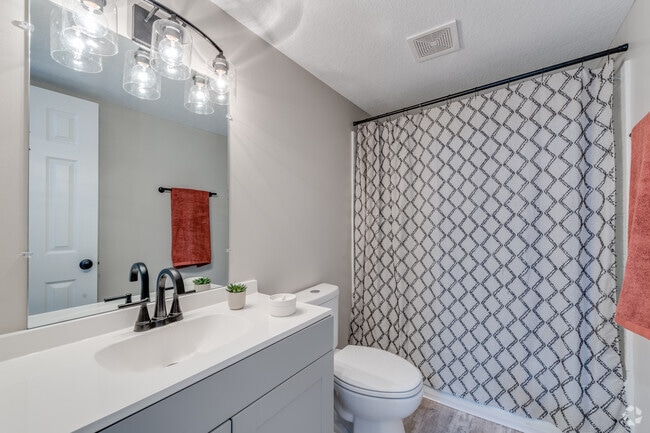2 BR, 1 BA, 984 SF