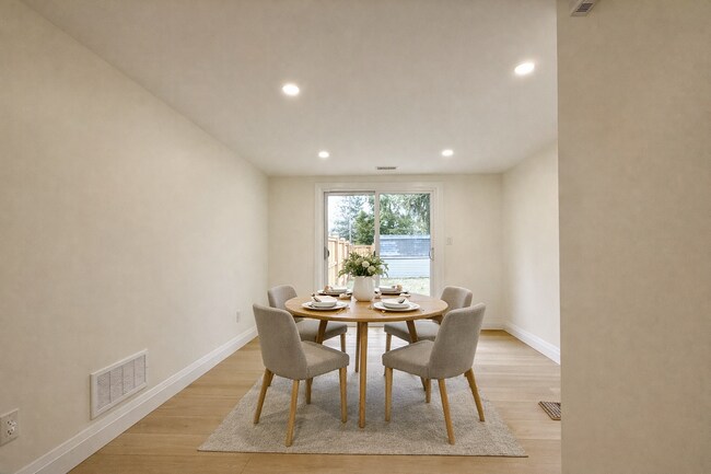 Photo - 25 Meadowbrook Crescent