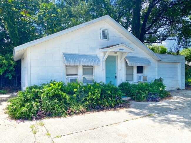 Building Photo - 1912 Chamberlin St Rental