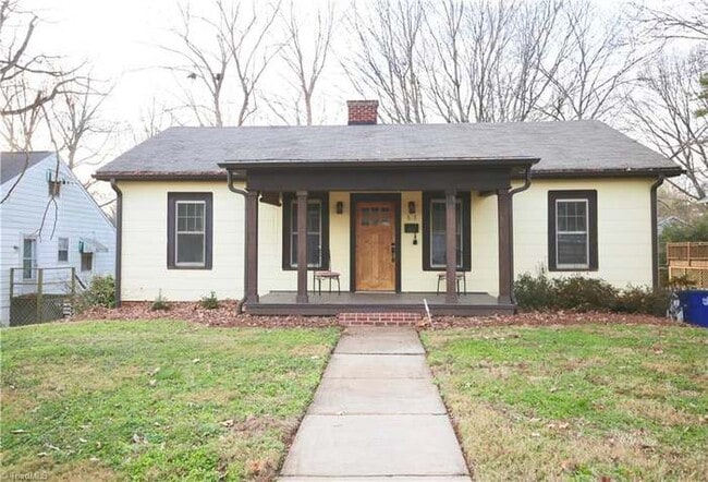 Photo - 638 Brent St