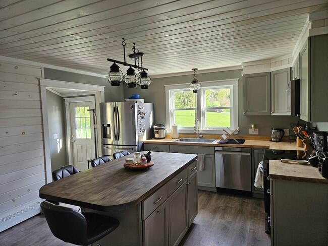 Photo - 313 W River Rd Townhome