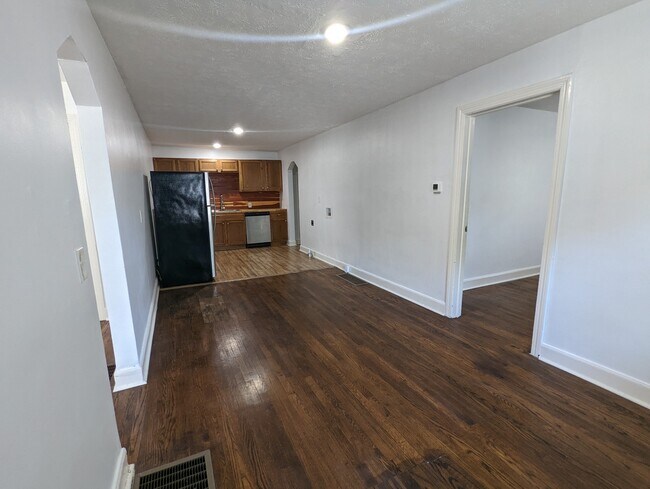 Photo - 1410 Roberts Ave