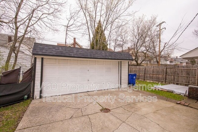 Photo - 12339 Chesterfield Ave Unit #2