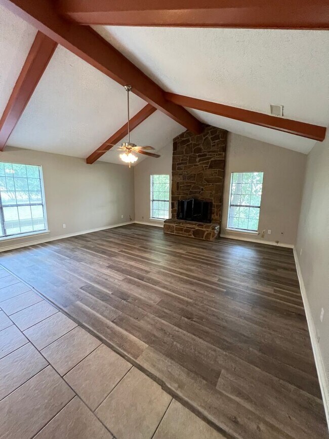 Photo - House For Rent!