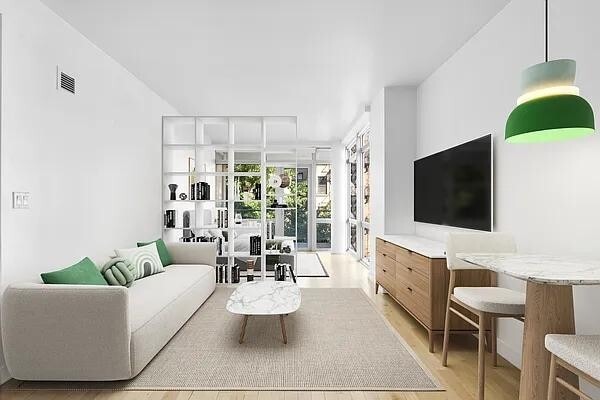 425 E 13th St Unit 6C