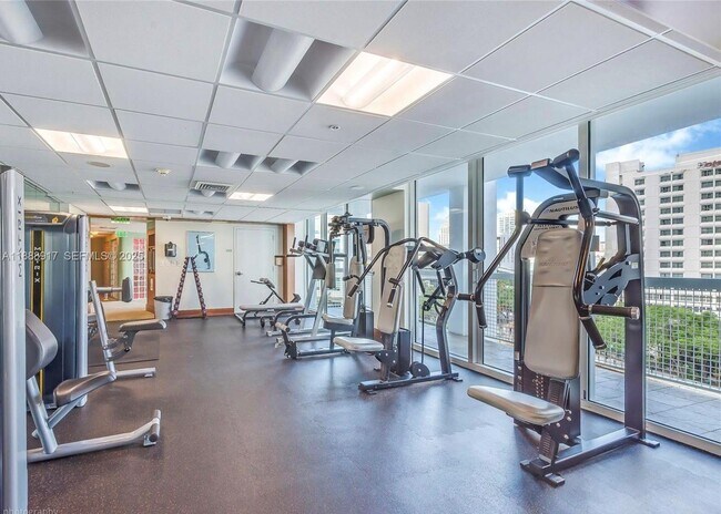 Photo - 41 SE 5th St Unidad 501