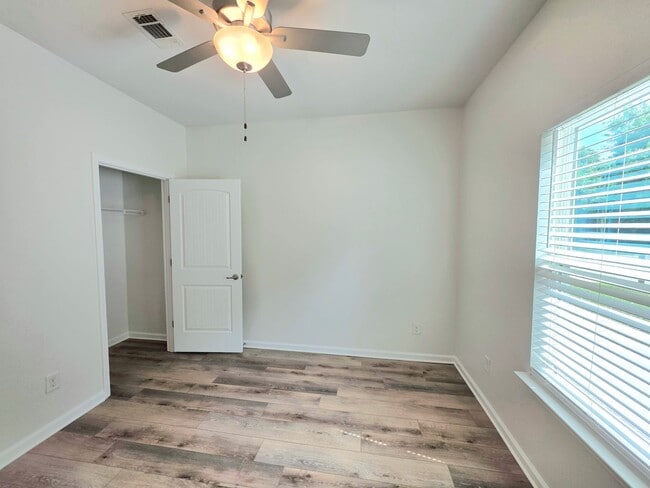 Photo - Spacious 2-Bedroom Duplex