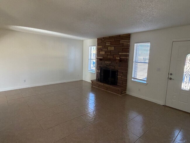 Photo - Charming 3 Bedroom with Huge Master Suite