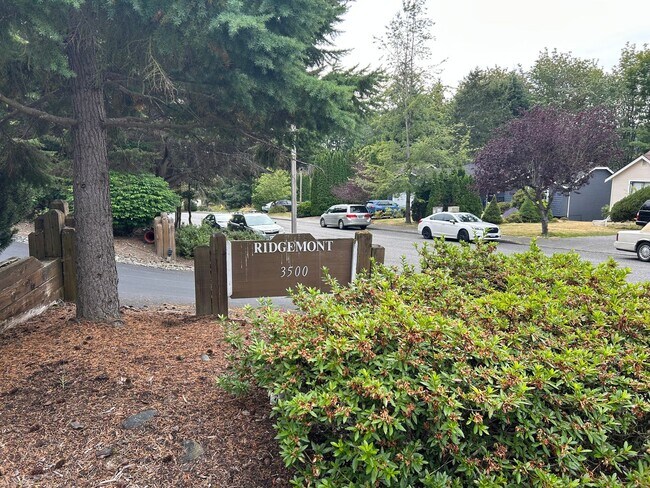 Photo - 3500 Ridgemont Way