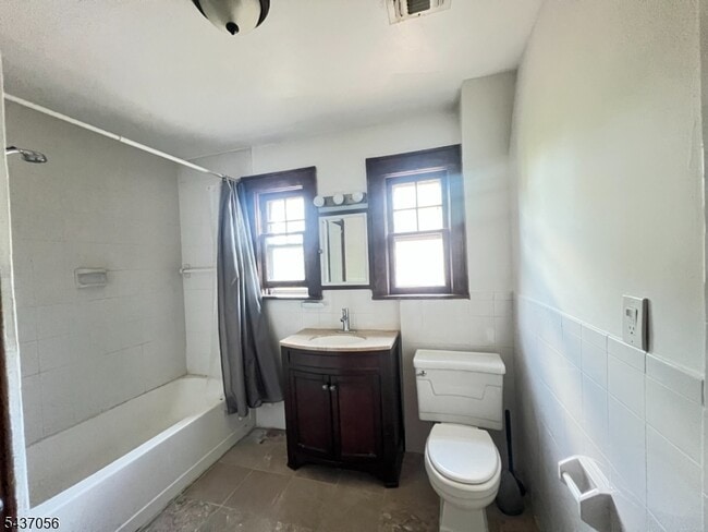 Photo - 325 Bogert Ave