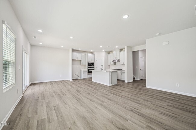 Photo - 721 Deschutes Dr