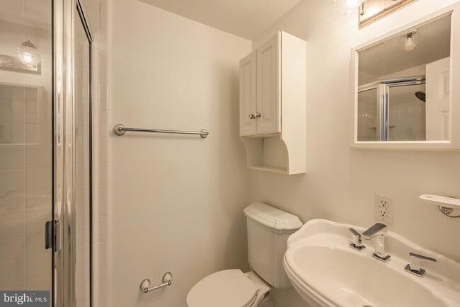 Photo - 104 W Montgomery Ave