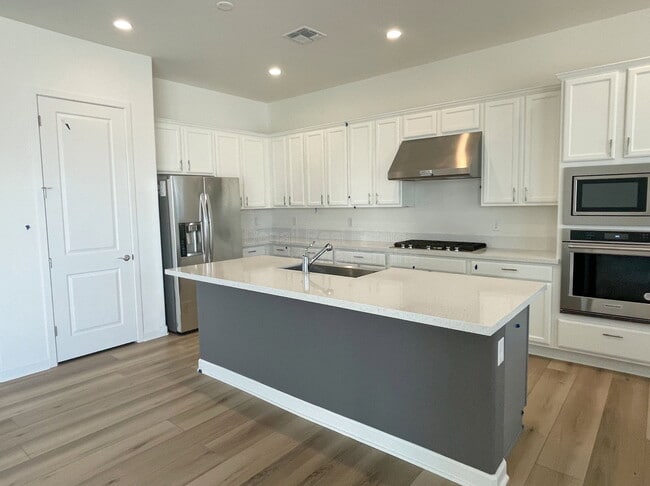 Photo - 19772 Exeter Blvd