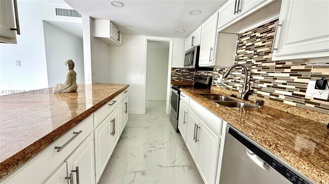 Photo - 4174 Inverrary Dr Unit 402