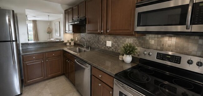 2820 Tennis Club Dr Unit 206
