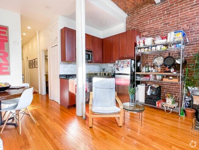 Building Photo - 262 E 2nd St Unit 1-A Rental