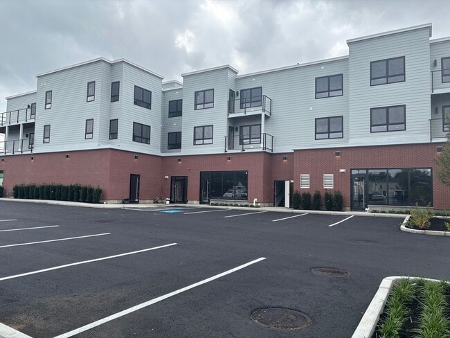 Photo - 1391 Main St Unit 202