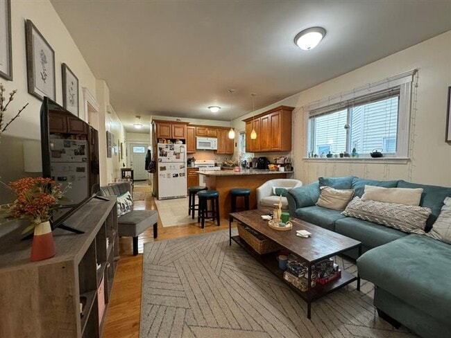 Building Photo - 29 Belknap St Unit 2