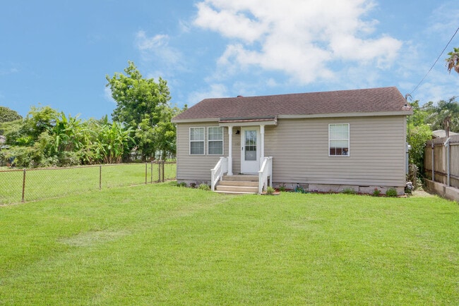 Photo - 710 Derbigny St