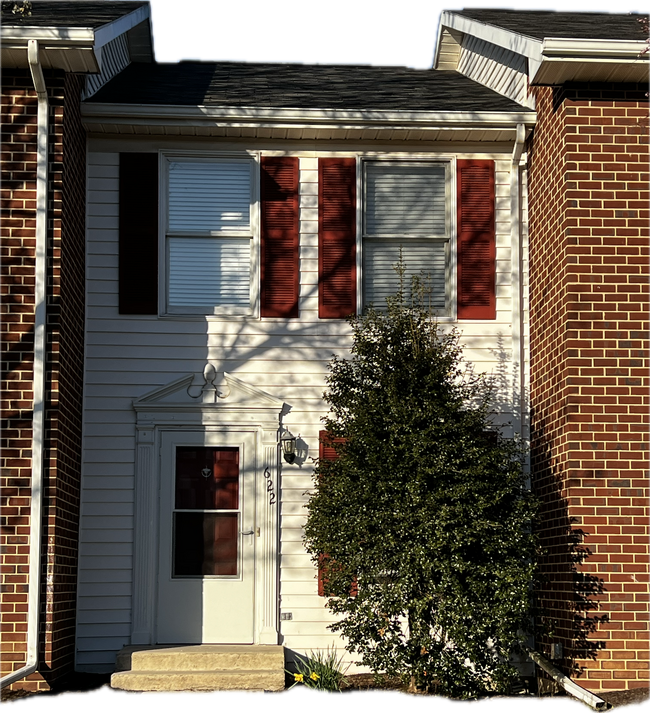 Front - 622 Colonial View Rd