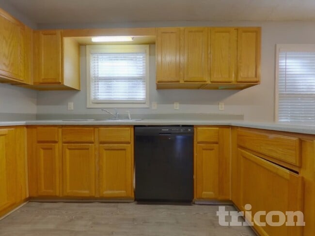 Photo - 291 Crestworth Crossing