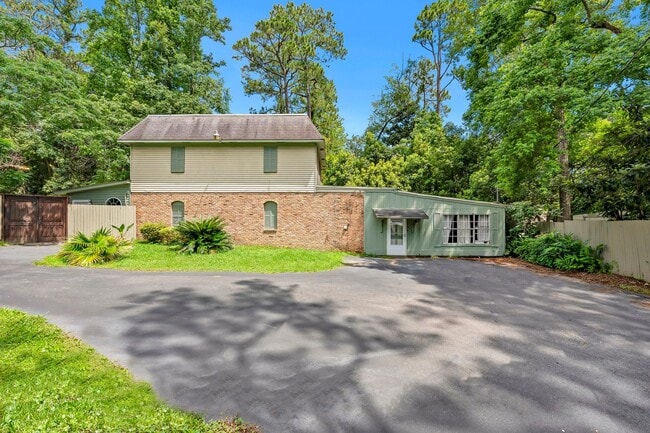 Building Photo - 3532 Spring Hill Ave