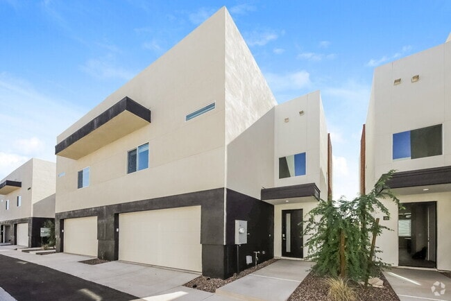 Building Photo - 14251 N 7th St Rental