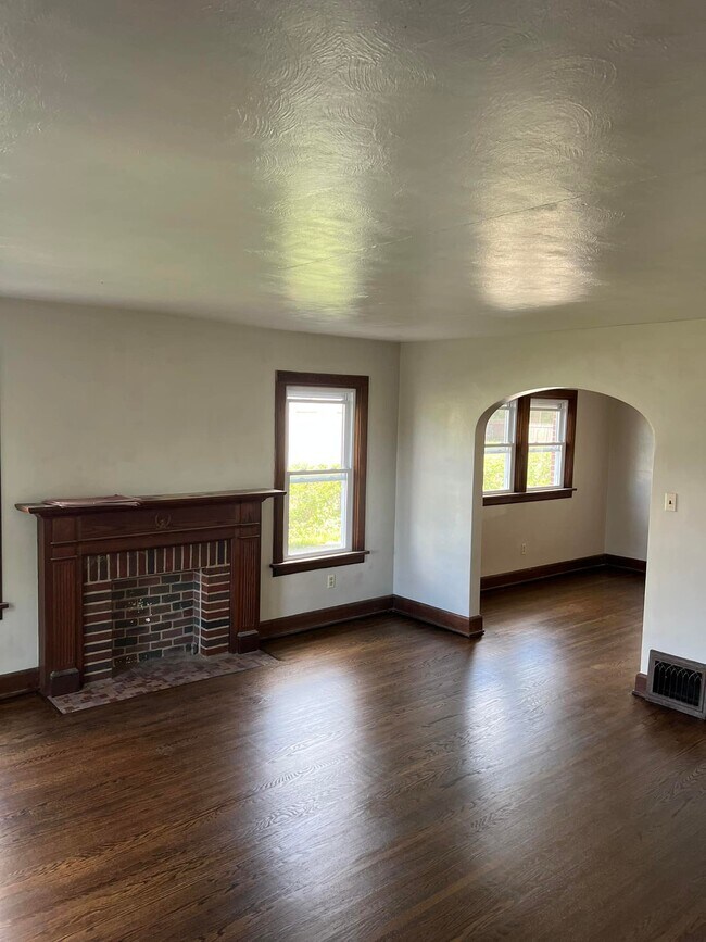 Photo - 759 Park Ave W Unit 759 Park Ave