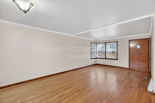 Photo - 1015 Avant Dr