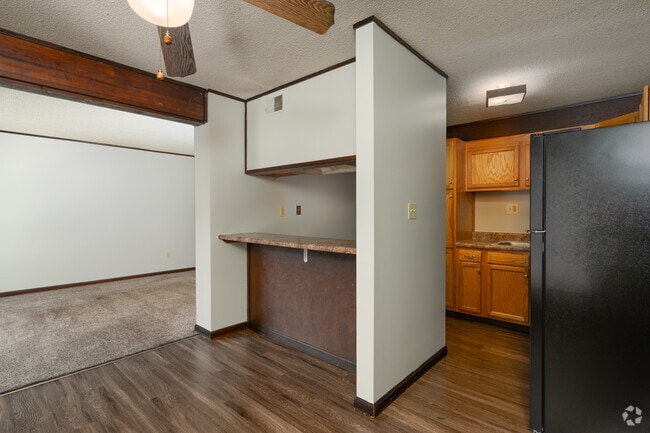 2BR, 1BA - 980SF - Dining Room