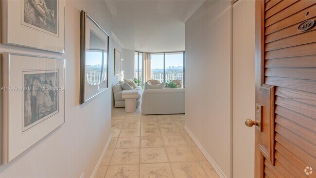 Building Photo - 1000 Quayside Terrace Unit 812 Rental