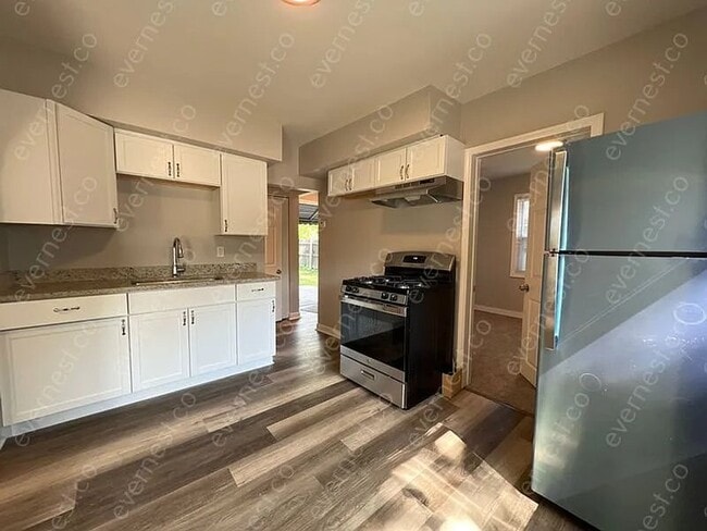 Photo - 76 W Strathmore Ave