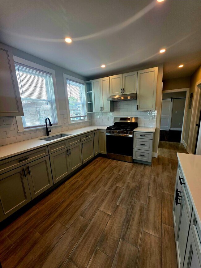 Photo - 348 Saw Mill River Rd Apartment Unit #3 - 3 floor