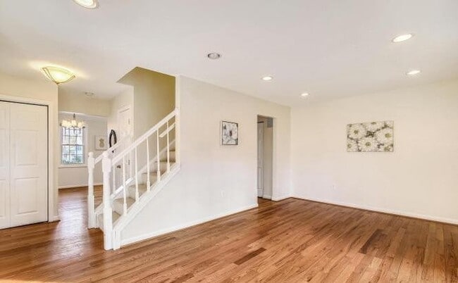 Photo - 2 Prairie Rose Ct