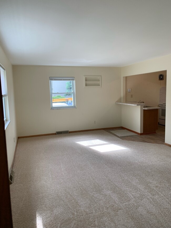 Sala de estar - 5400 Beacon Hill Rd Unidad B