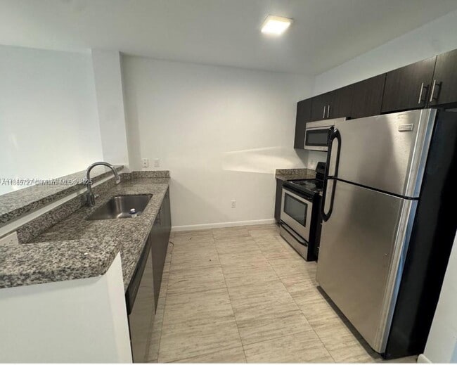 Photo - 1801 SW 32nd Ave Unit 203