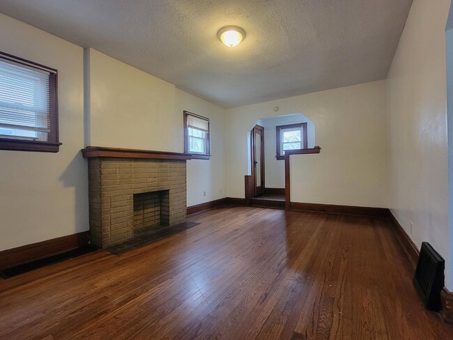 Photo - 588 Sanford Ave