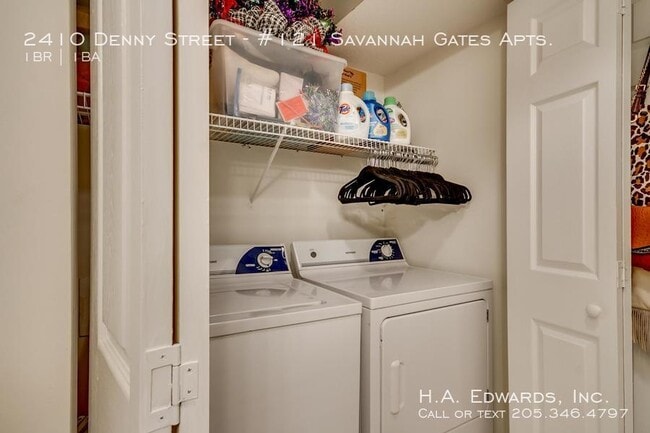 Building Photo - 2410 Denny St