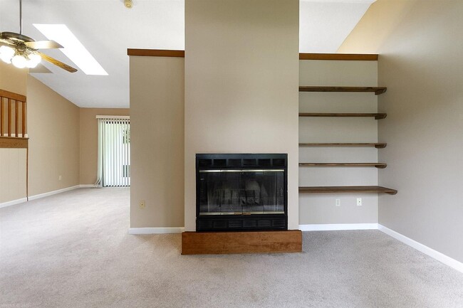 Photo - 305 Cherokee Dr