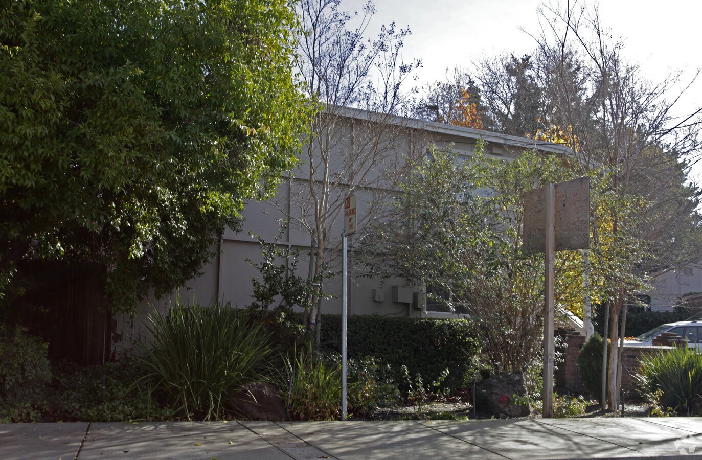 Photo - 940 Hough Ave