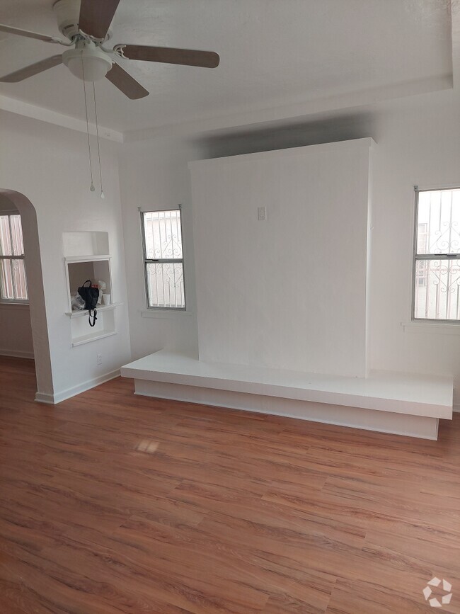 Building Photo - 1505 S Redondo Blvd Unit 1505 Rental