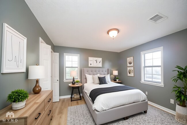 Photo - 5704 Westminister Ln