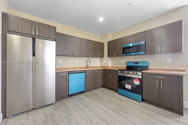 Photo - 1020 NW 2nd Ave Unidad 401