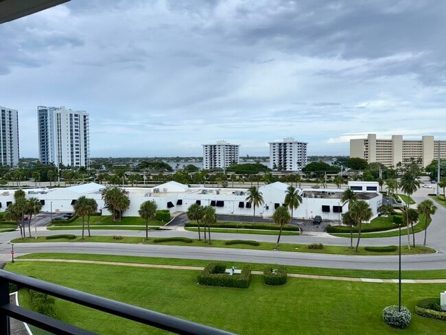Photo - 336 Golfview Rd Condo Unit 718