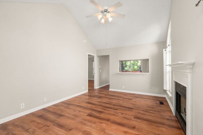 Photo - Highly sought after Chesney Glen division. 3 bedroom 2.5 Bath home in hermitage.